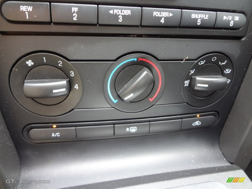 2008 Ford Mustang Bullitt Coupe Controls Photo #69085004