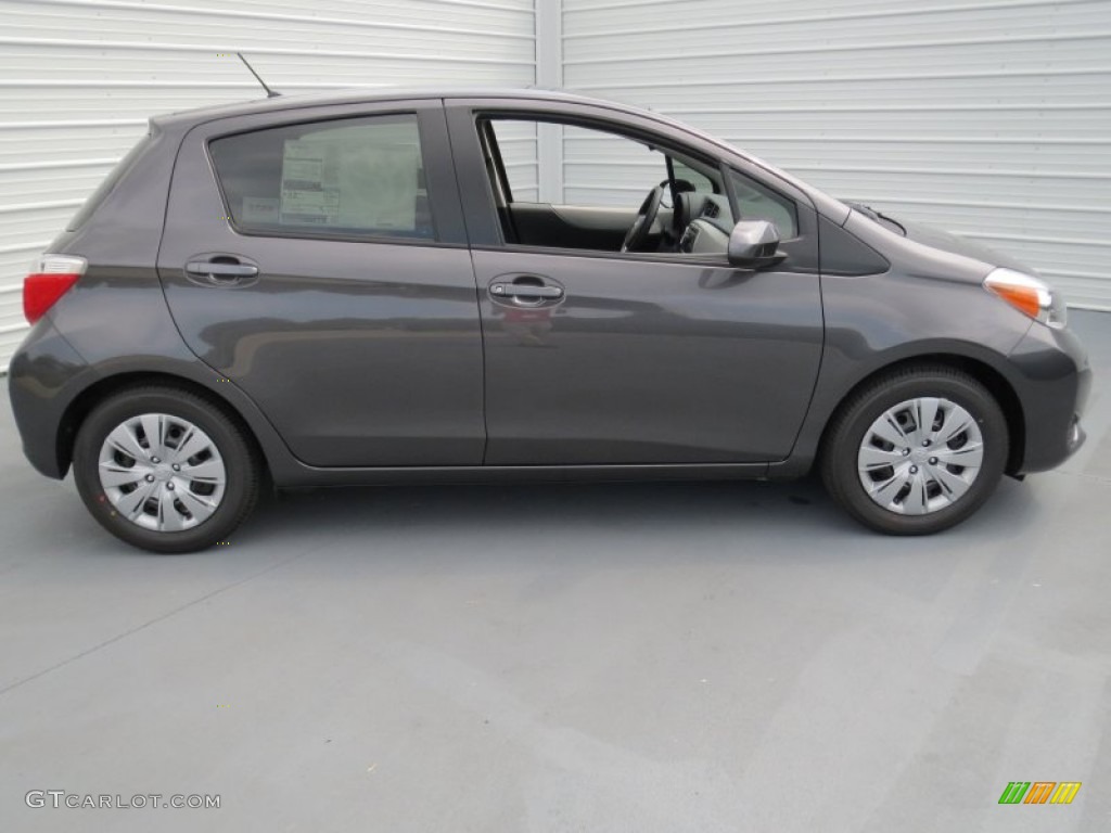 2012 Yaris LE 5 Door - Magnetic Gray Metallic / Ash Gray photo #2