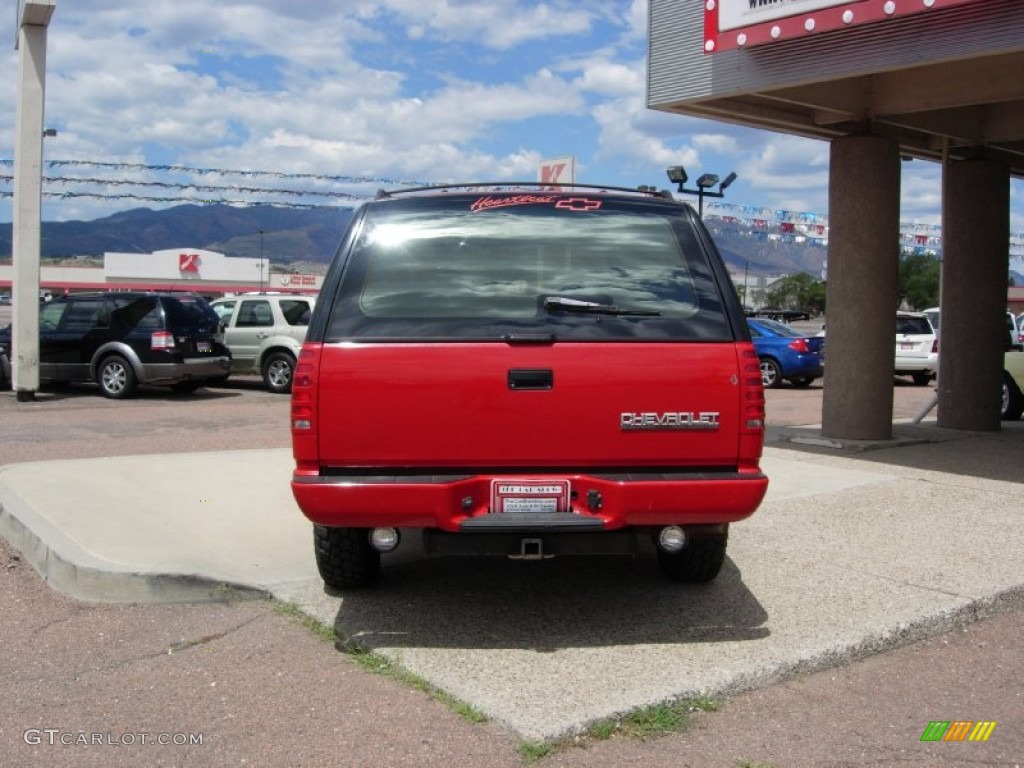 1993 Suburban K2500 4x4 - Victory Red / Gray photo #12