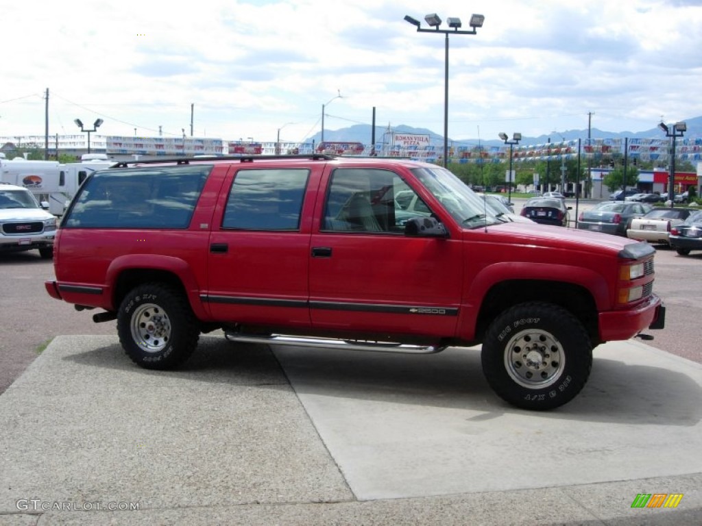1993 Suburban K2500 4x4 - Victory Red / Gray photo #15
