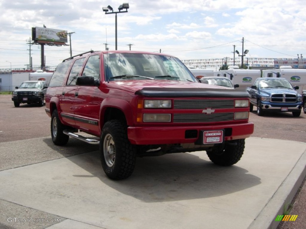 1993 Suburban K2500 4x4 - Victory Red / Gray photo #16