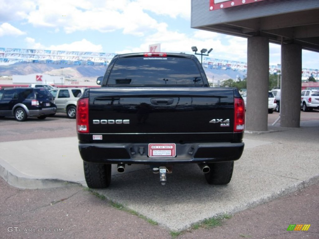 2004 Ram 1500 SLT Quad Cab 4x4 - Black / Dark Slate Gray photo #10