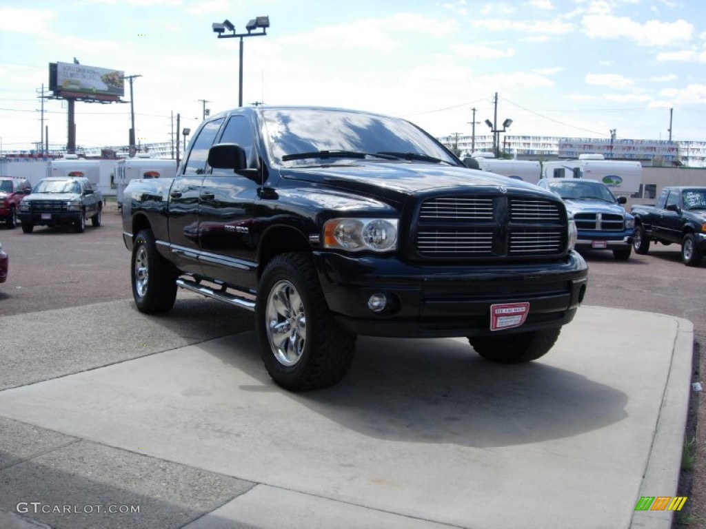 2004 Ram 1500 SLT Quad Cab 4x4 - Black / Dark Slate Gray photo #14