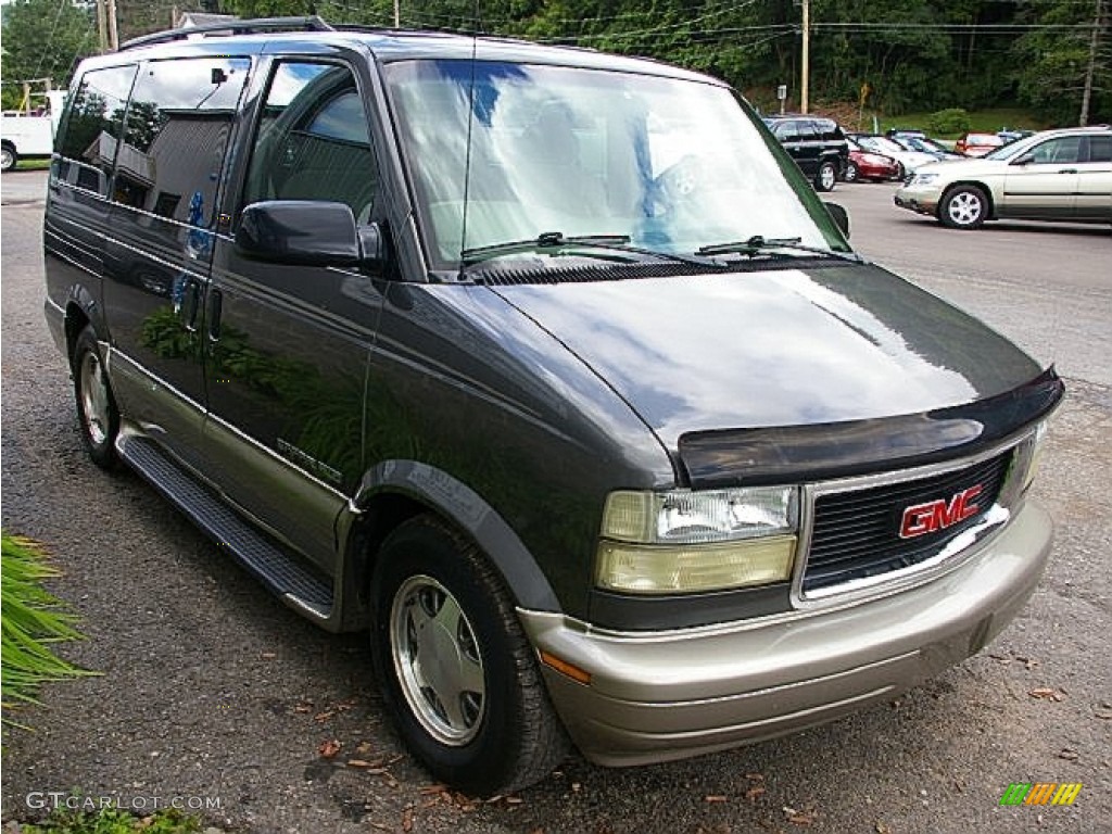2002 GMC Safari SLT AWD Exterior Photos