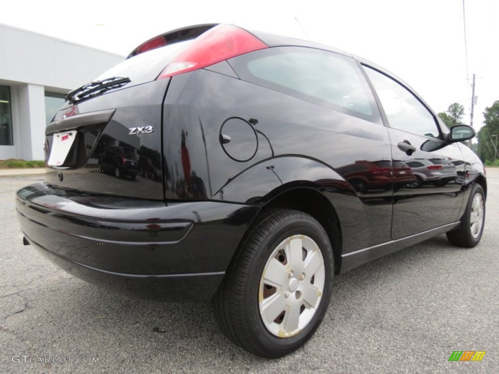 2006 Focus ZX3 SE Hatchback - Pitch Black / Dark Flint/Light Flint photo #7