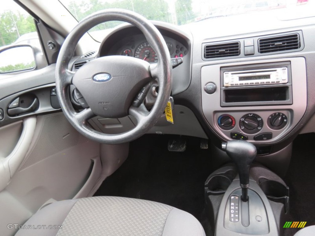 2006 Focus ZX3 SE Hatchback - Pitch Black / Dark Flint/Light Flint photo #16