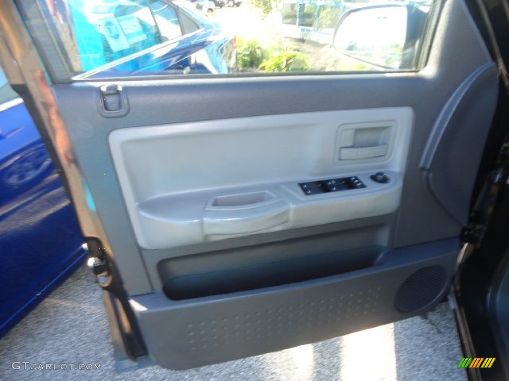 2008 Dakota ST Crew Cab 4x4 - Brilliant Black / Dark Slate Gray/Medium Slate Gray photo #6