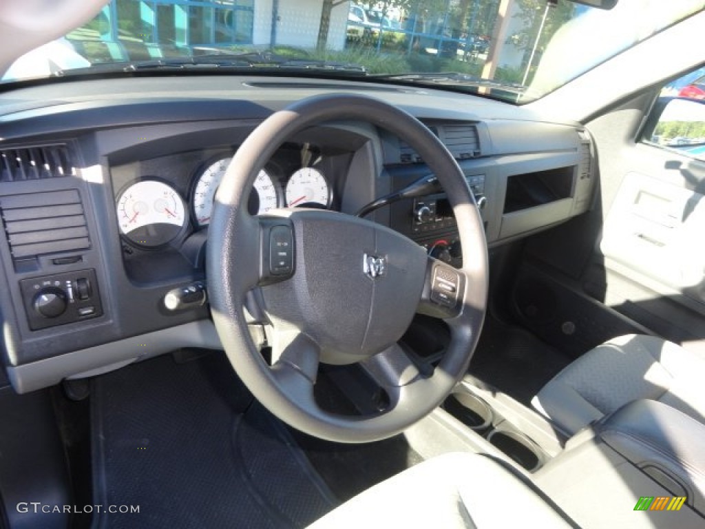 2008 Dakota ST Crew Cab 4x4 - Brilliant Black / Dark Slate Gray/Medium Slate Gray photo #9