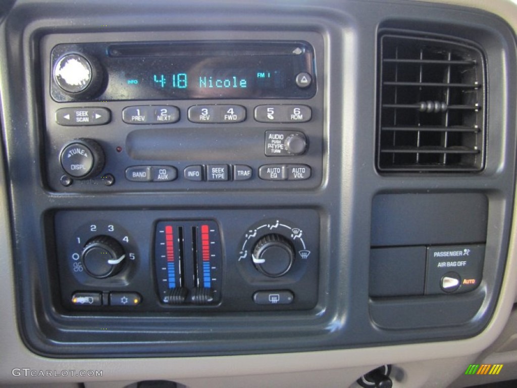 2004 Chevrolet Silverado 1500 LS Extended Cab 4x4 Controls Photo #69096491
