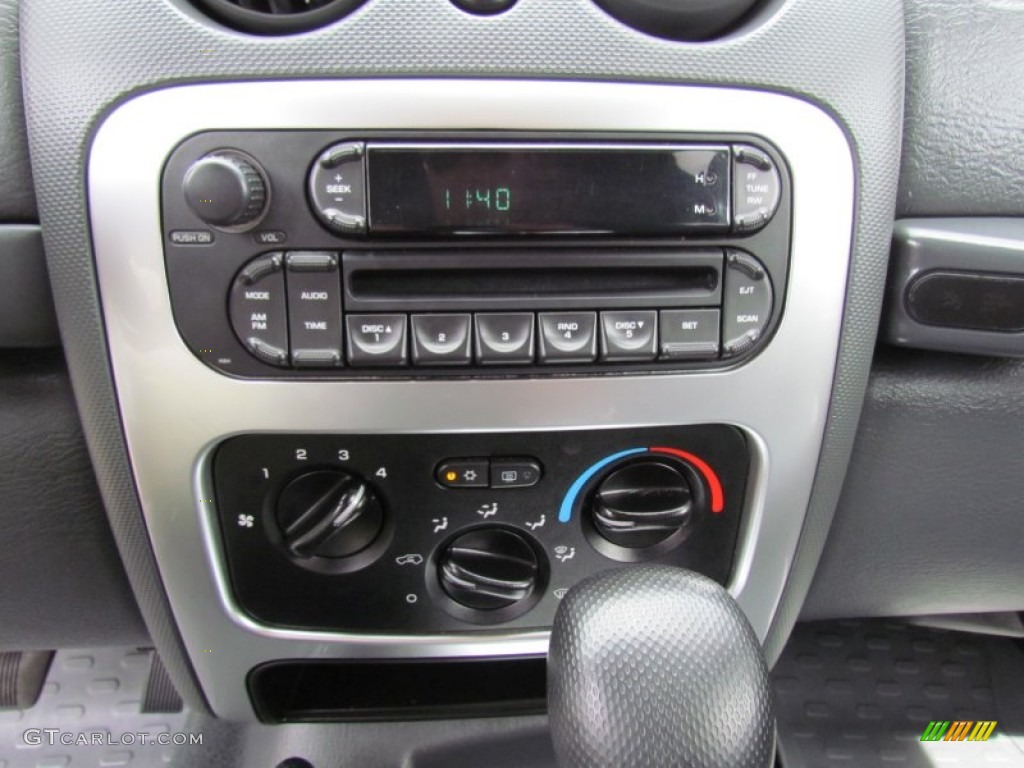 2006 Jeep Liberty CRD Limited 4x4 Audio System Photos