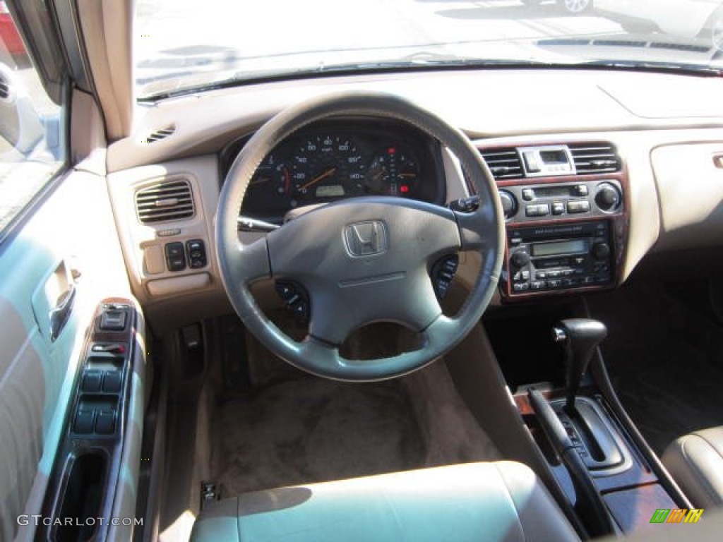 2002 Accord EX V6 Sedan - Taffeta White / Ivory photo #15