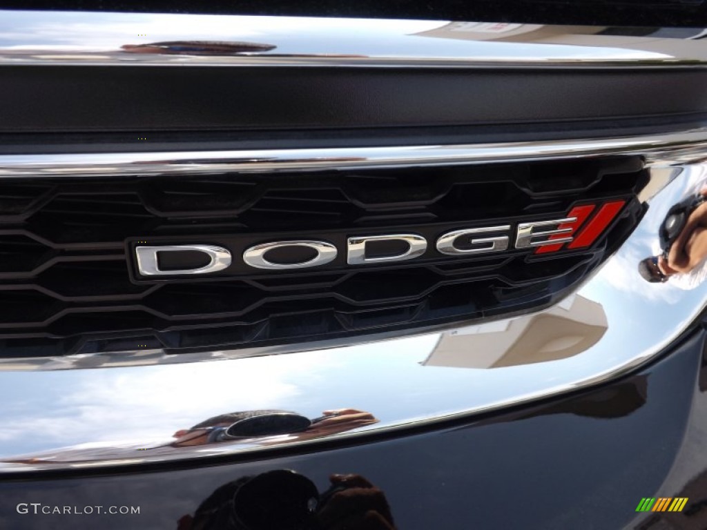 2013 Dodge Avenger SXT Marks and Logos Photos