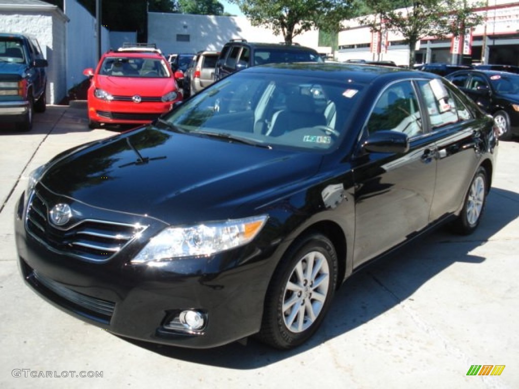2010 Camry XLE V6 - Black / Ash Gray photo #2