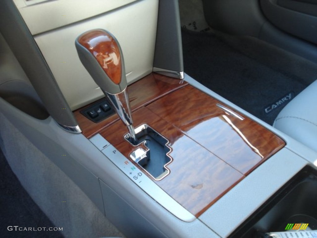 2010 Camry XLE V6 - Black / Ash Gray photo #17