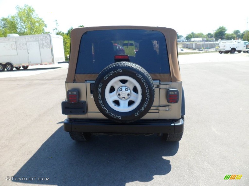 2004 Wrangler X 4x4 - Light Khaki Metallic / Khaki photo #4