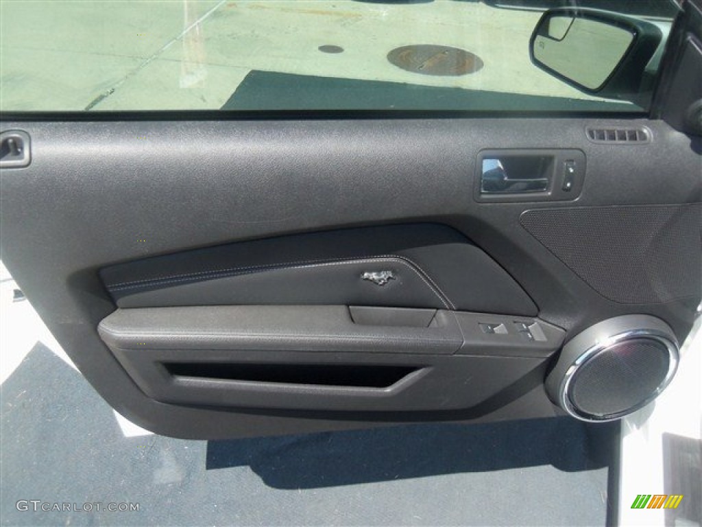 2013 Ford Mustang GT Premium Convertible Charcoal Black/Cashmere Accent Door Panel Photo #69105888