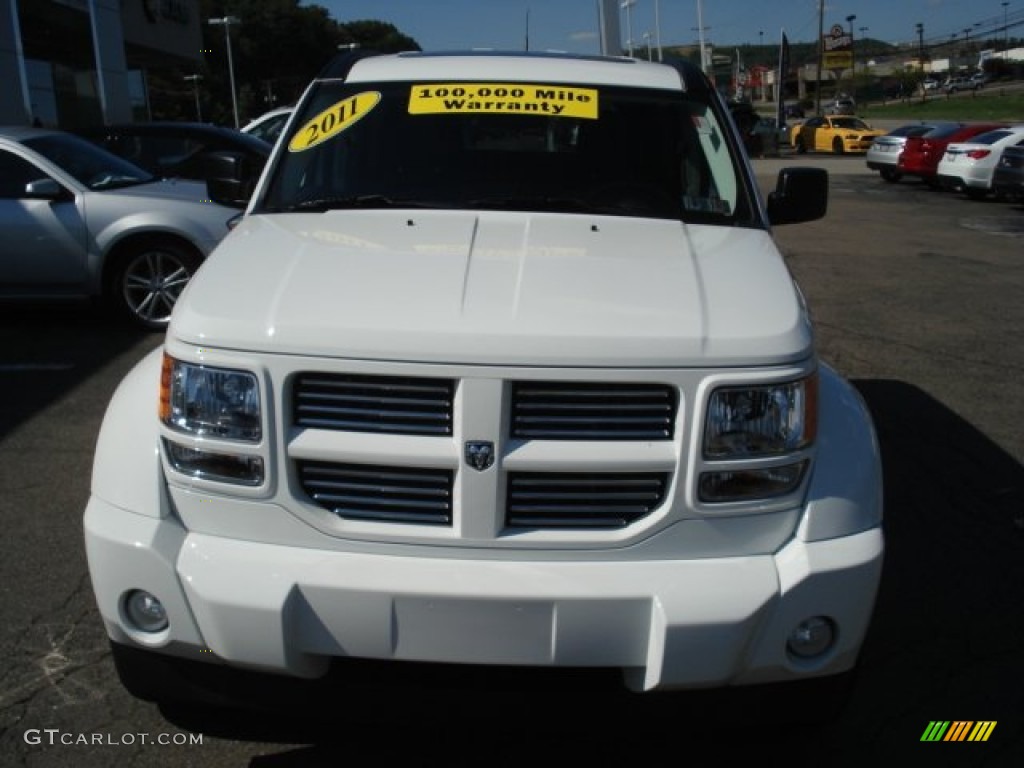 2011 Nitro Heat 4x4 - Bright White / Dark Slate Gray photo #2