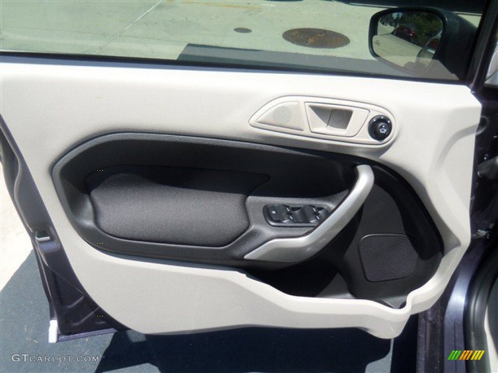 2013 Ford Fiesta SE Sedan Charcoal Black/Light Stone Door Panel Photo #69107908