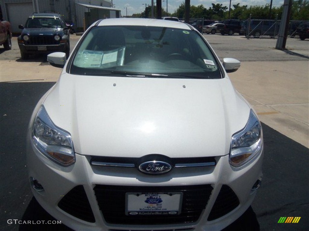 2012 Focus SEL Sedan - White Platinum Tricoat Metallic / Stone photo #30