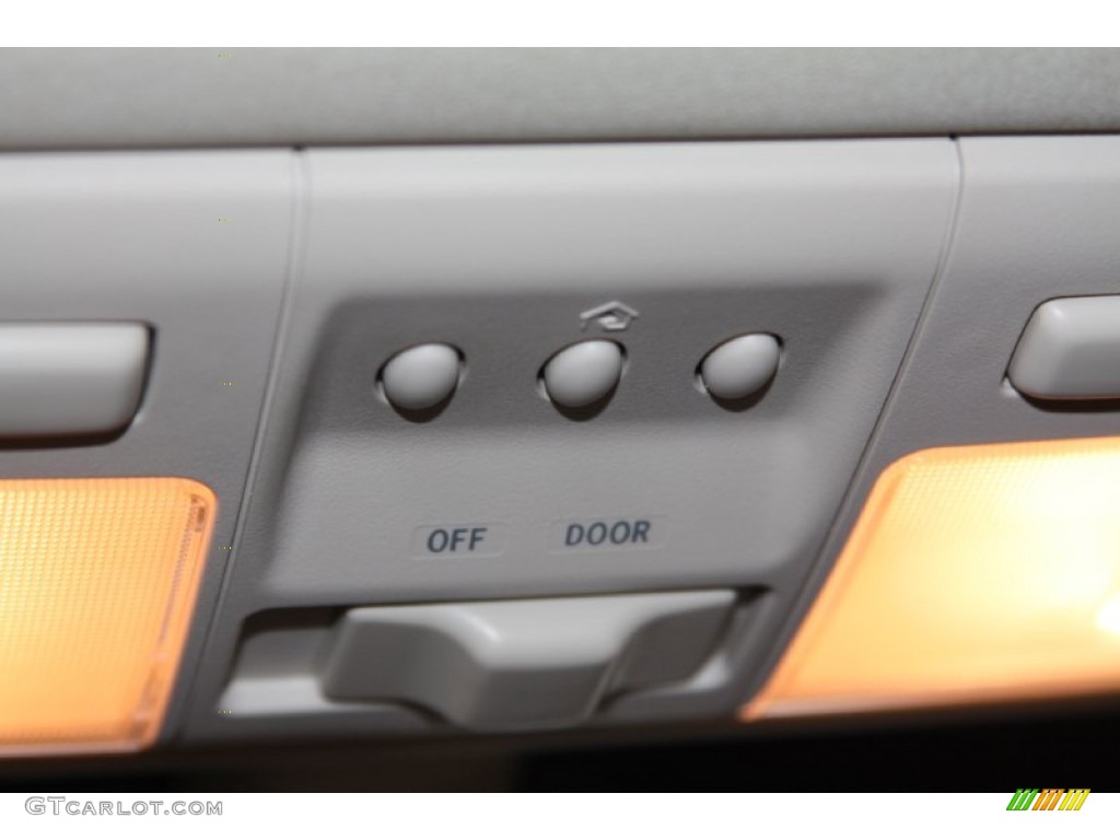 2003 Lexus SC 430 Controls Photo #69111731