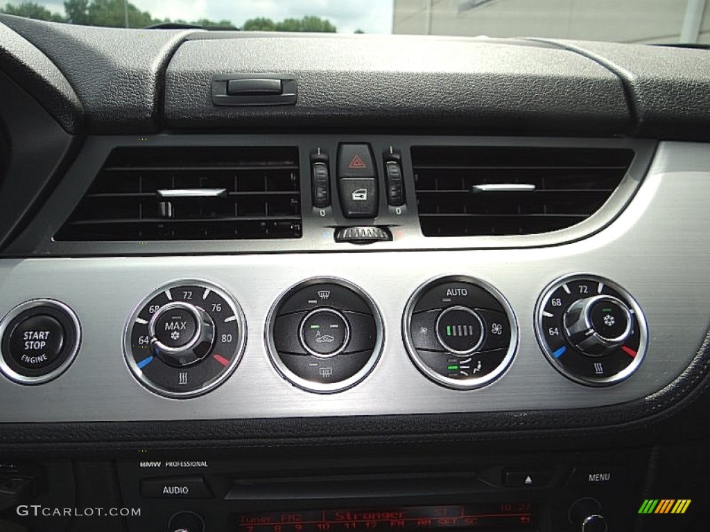 2009 BMW Z4 sDrive35i Roadster Controls Photo #69112430