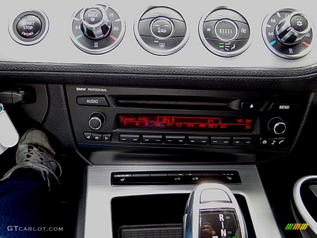 2009 BMW Z4 sDrive35i Roadster Controls Photo #69112448
