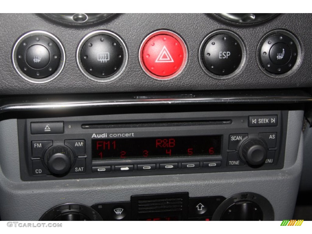 2006 Audi TT 1.8T quattro Coupe Controls Photo #69112523
