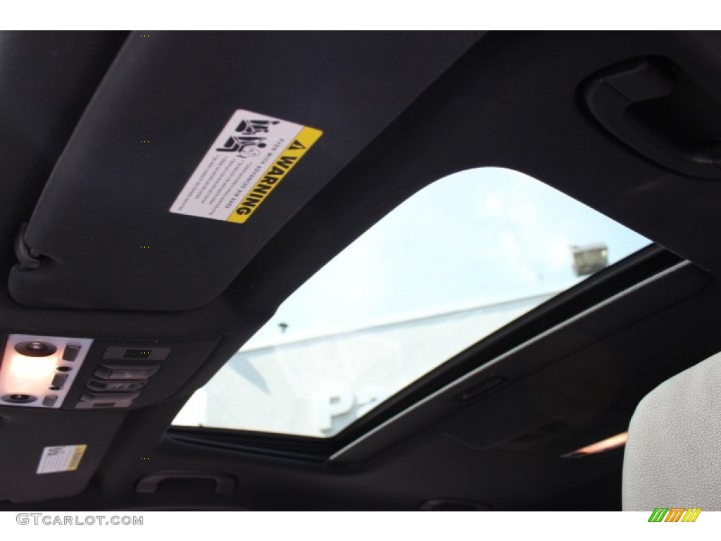 2010 BMW 5 Series 528i xDrive Sedan Sunroof Photos