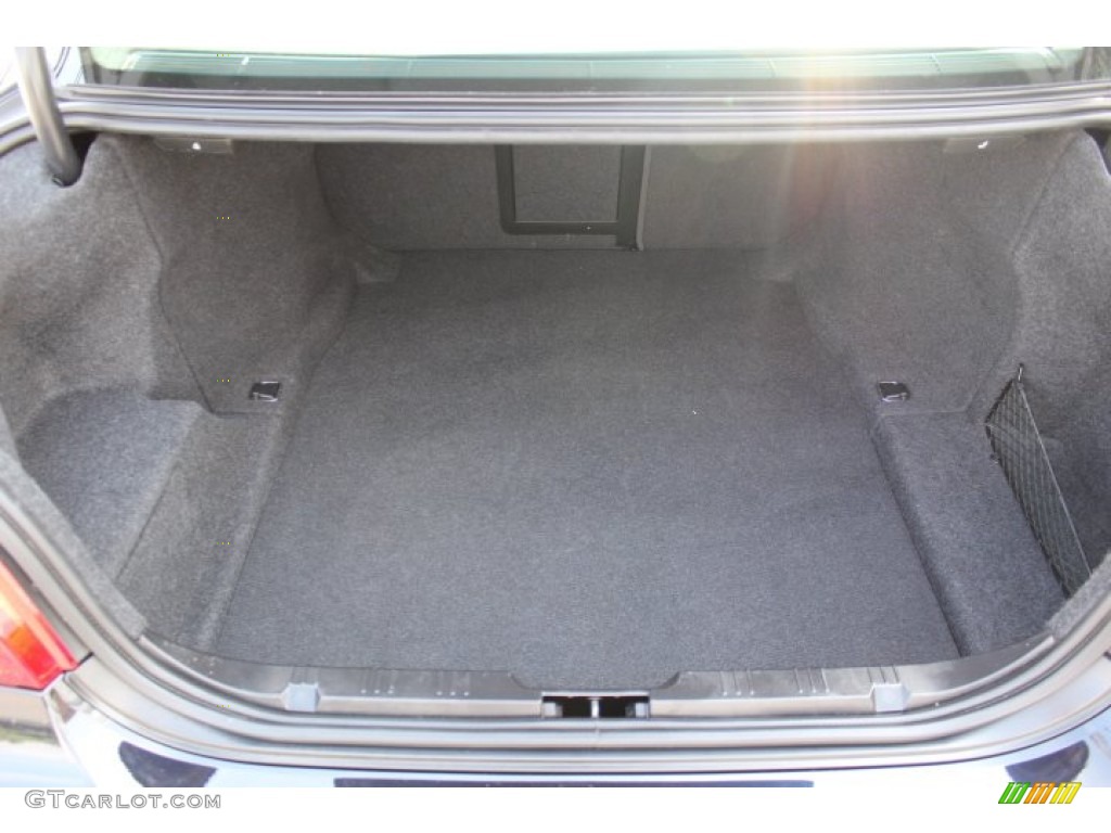 2010 BMW 5 Series 528i xDrive Sedan Trunk Photo #69114962