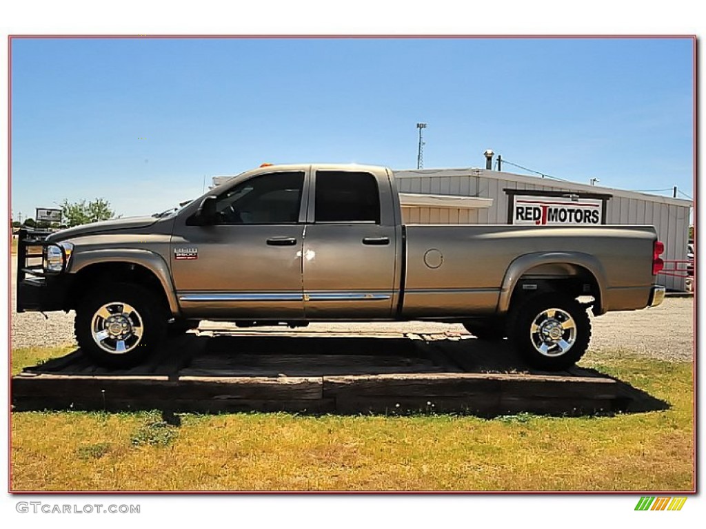 2008 Ram 3500 Laramie Quad Cab 4x4 - Light Khaki Metallic / Khaki photo #3