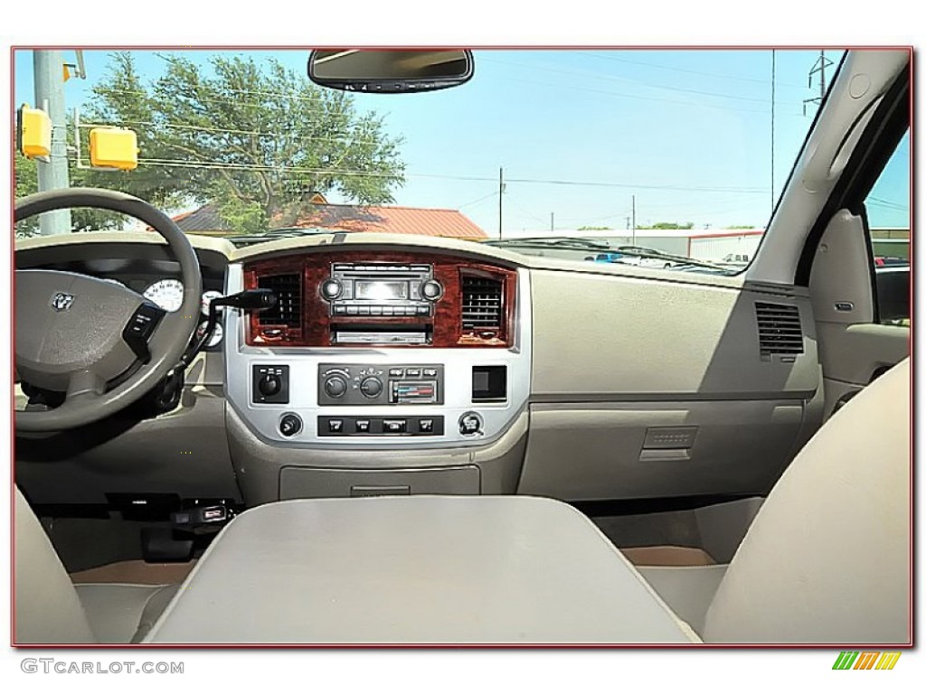 2008 Ram 3500 Laramie Quad Cab 4x4 - Light Khaki Metallic / Khaki photo #41