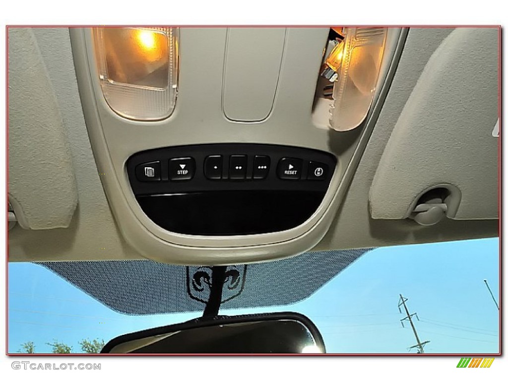 2008 Ram 3500 Laramie Quad Cab 4x4 - Light Khaki Metallic / Khaki photo #48