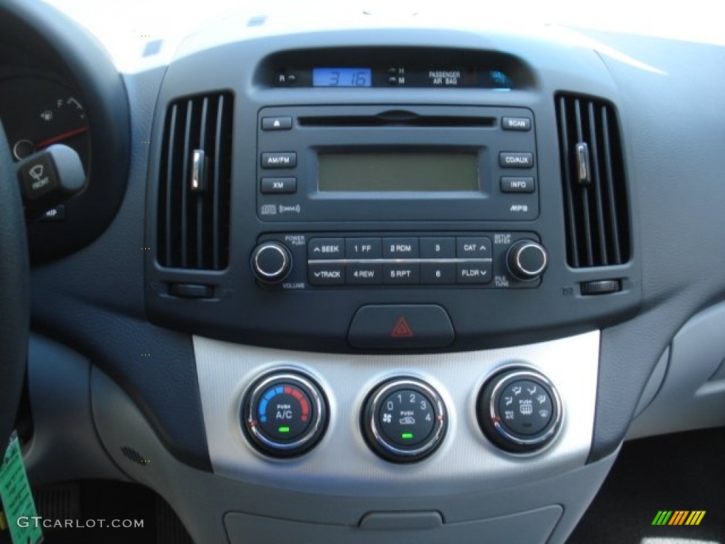 2009 Hyundai Elantra GLS Sedan Controls Photo #69118682