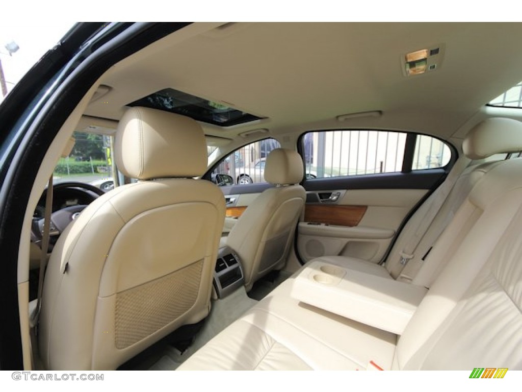 2009 Jaguar XF Luxury Rear Seat Photo #69120155