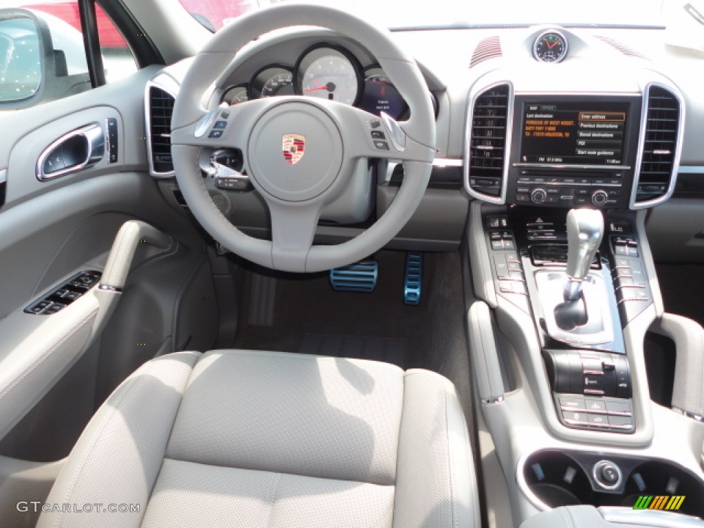 2013 Porsche Cayenne S Hybrid Platinum Grey Dashboard Photo #69120728