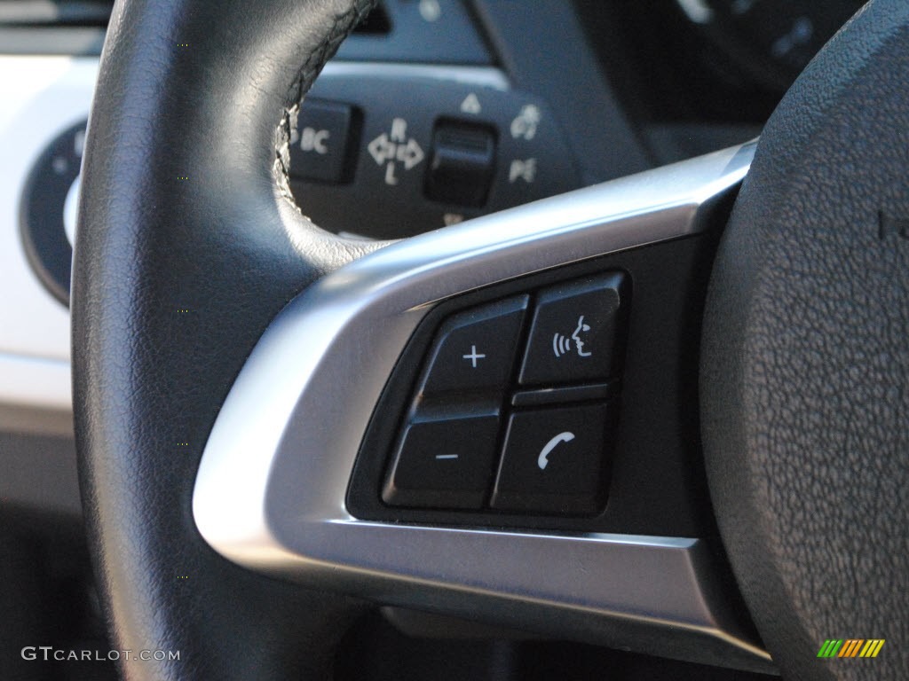 2009 BMW Z4 sDrive30i Roadster Controls Photo #69123353