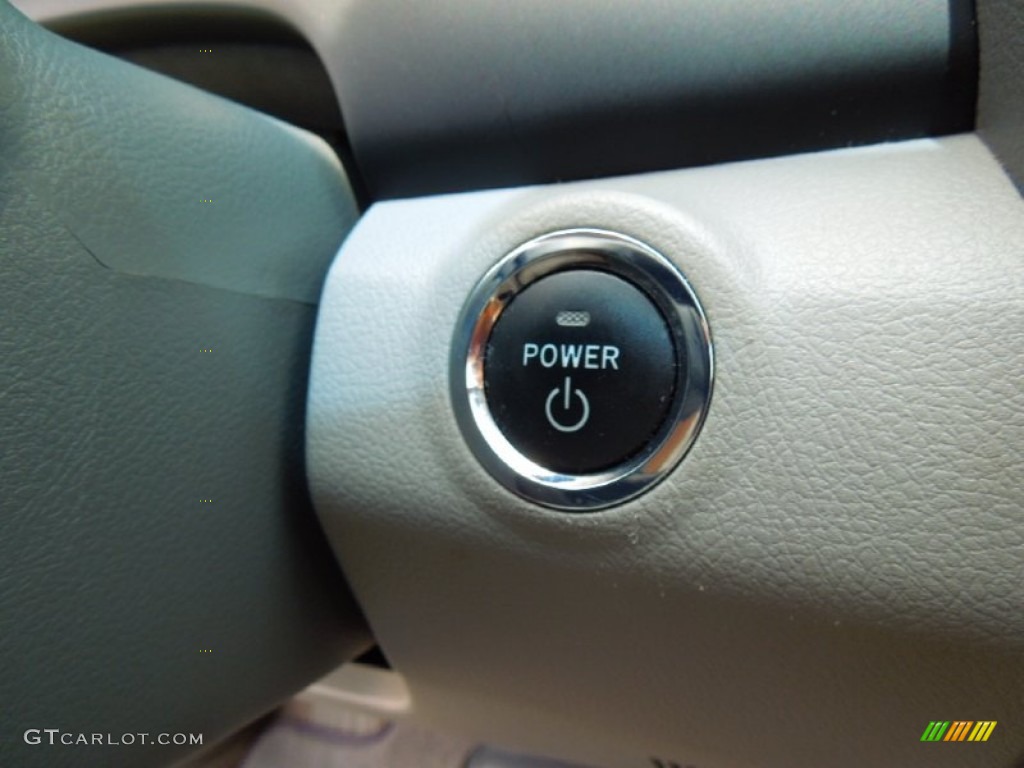 2007 Toyota Camry Hybrid Controls Photo #69133172