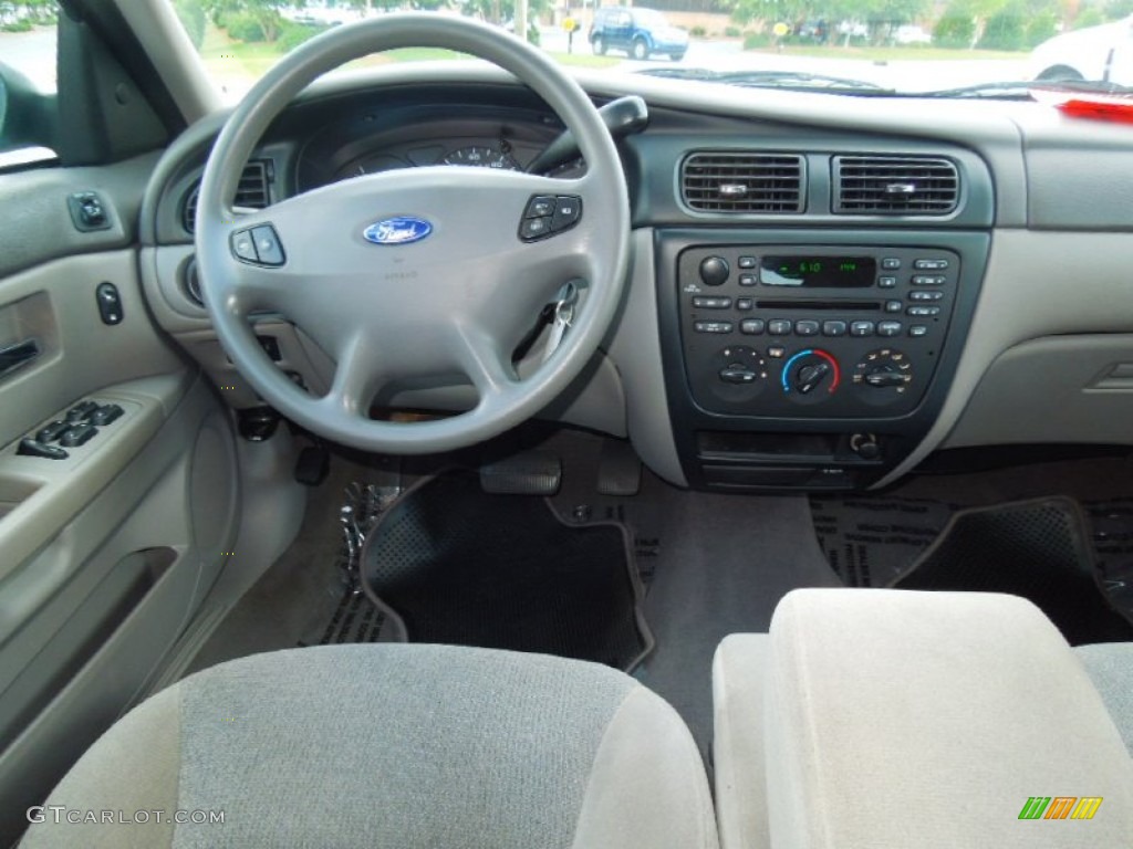 2001 Taurus SE Wagon - Medium Royal Blue Metallic / Medium Graphite photo #16