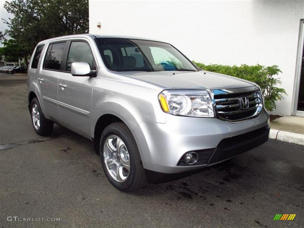 Alabaster Silver Metallic Honda Pilot