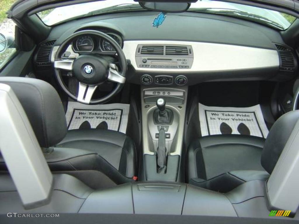 2003 Z4 3.0i Roadster - Titanium Silver Metallic / Black photo #3