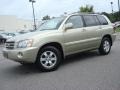 2003 Vintage Gold Metallic Toyota Highlander I4  photo #2