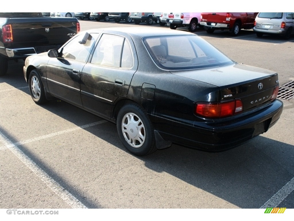 1995 Camry XLE V6 Sedan - Dark Emerald Green Metallic / Beige photo #3