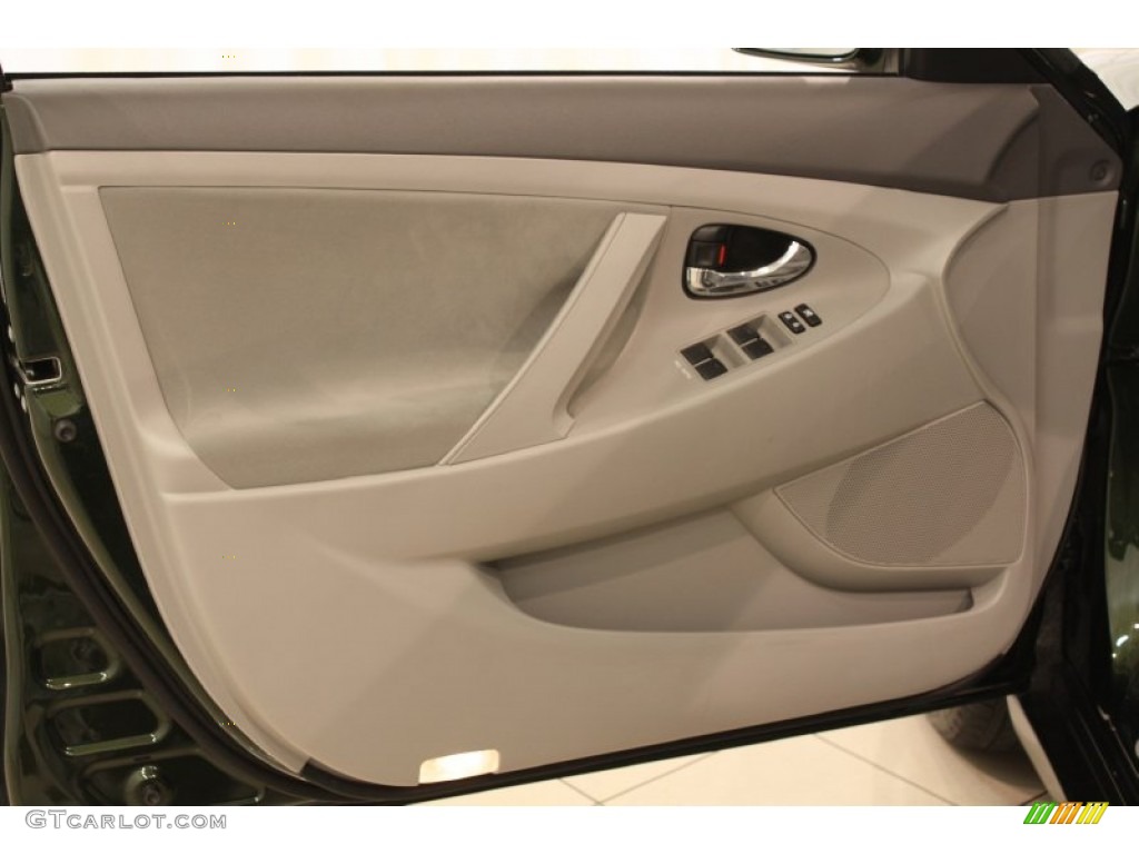 2010 Toyota Camry LE Ash Gray Door Panel Photo #69143852