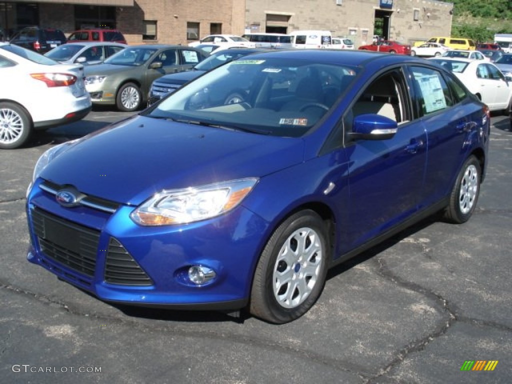 2012 Focus SE Sedan - Sonic Blue Metallic / Stone photo #3