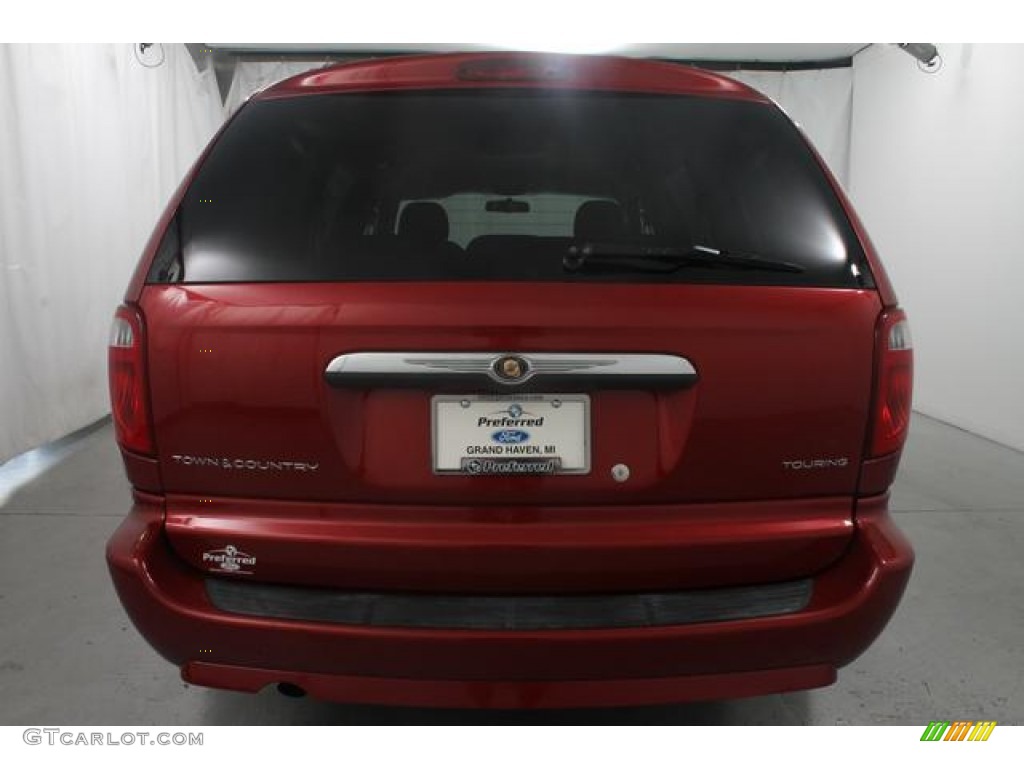 2007 Town & Country Touring - Inferno Red Crystal Pearl / Medium Slate Gray photo #5