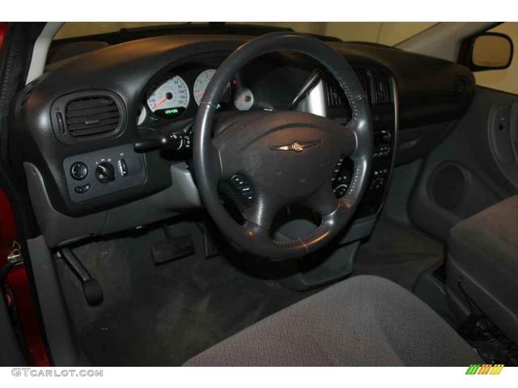 2007 Town & Country Touring - Inferno Red Crystal Pearl / Medium Slate Gray photo #11