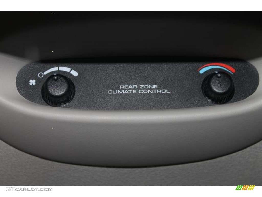 2007 Town & Country Touring - Inferno Red Crystal Pearl / Medium Slate Gray photo #20