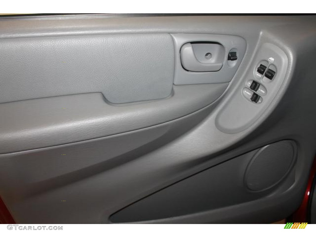 2007 Town & Country Touring - Inferno Red Crystal Pearl / Medium Slate Gray photo #26