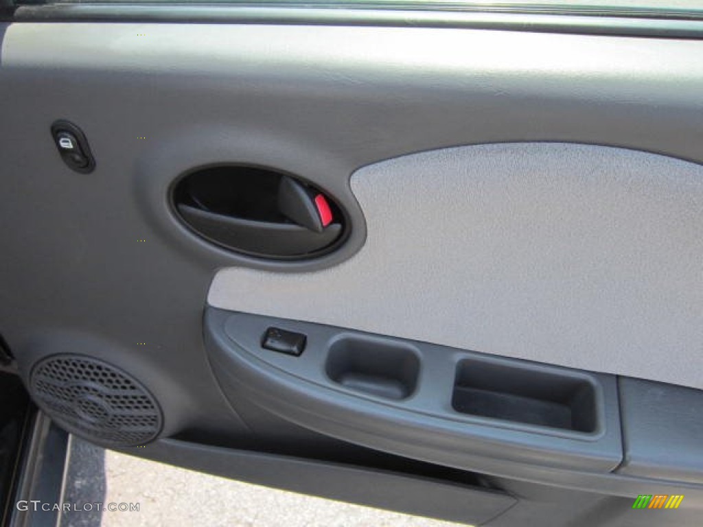 2004 ION 3 Sedan - Storm Grey / Grey photo #12