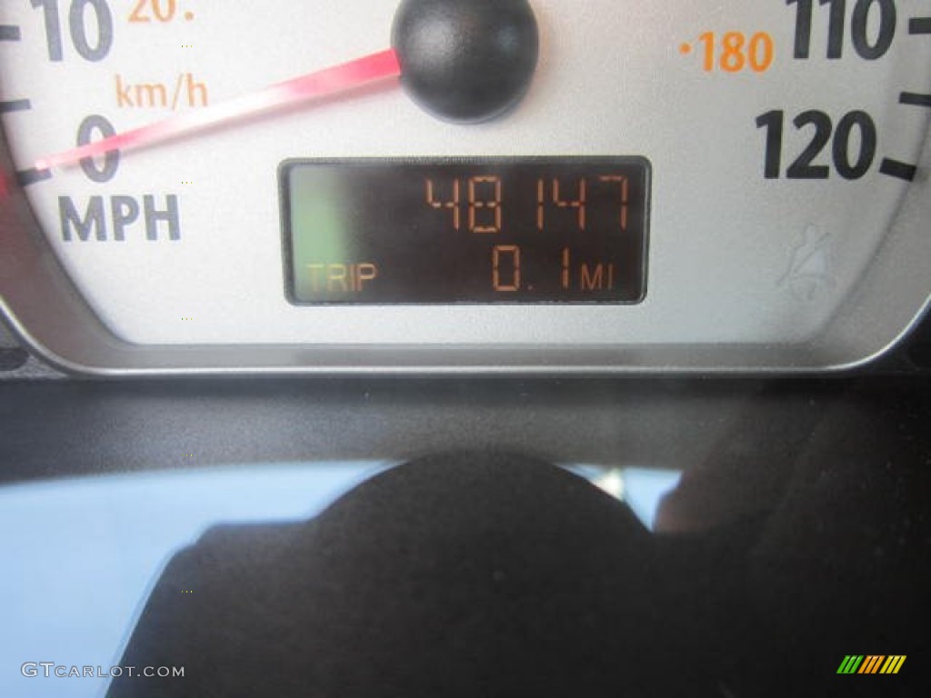 2004 ION 3 Sedan - Storm Grey / Grey photo #20